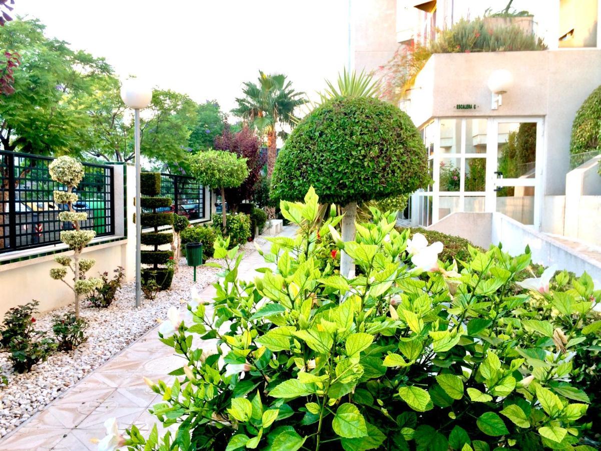 Large Quiet Terrace, Golf Views *