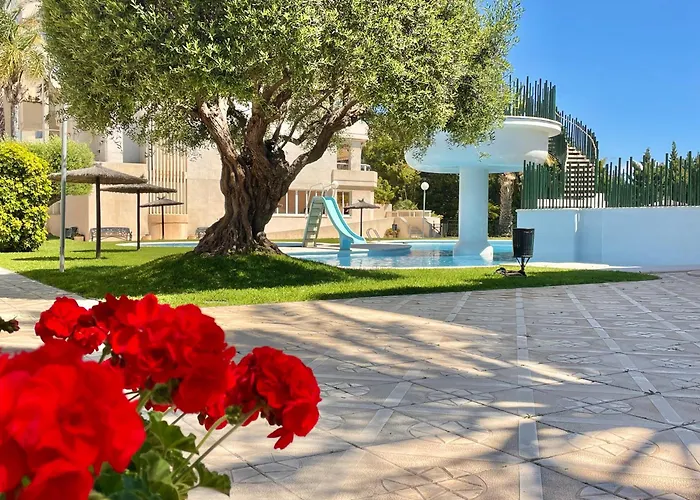 Large Relaxed Terrace, Golf Views